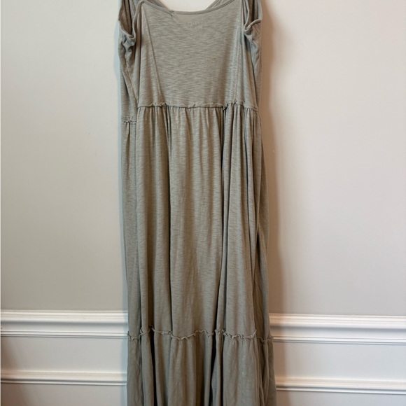 American Eagle Outfitters Sage Green tiered midi Dress size large - Picture 8 of 12